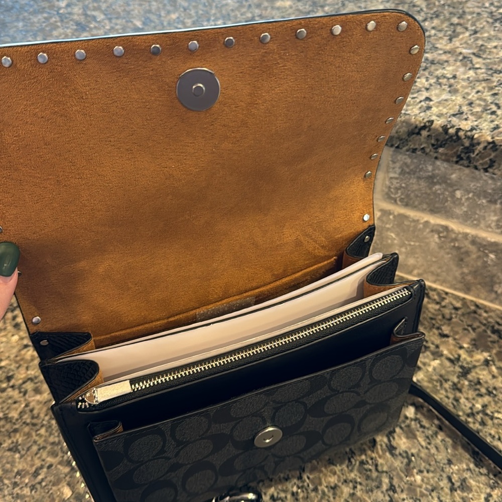 Coach Crossbody - Picture 6 of 8